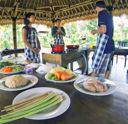 Cours De Cuisine Bio A La Ferme Locale Withlocals