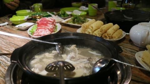 Traditional Vietnamese Hot Pot Dinner in Ho Chi Minh City - 118f1ebca4587e0c856976b38147eece