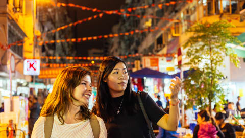 HK Traditions: Bird Fortune Telling & Temple Street in Hong Kong - 18e78b9c7bc151553968ed279cea1e4b