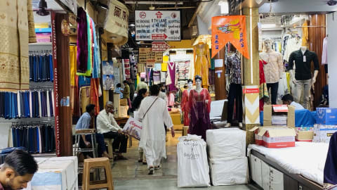 Mumbai's Must Sees Alongside Spice and Fabric Markets in Mumbai - 254abab027e085ffd7c021136d6532cb