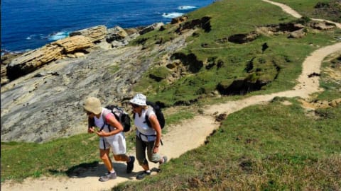 Hiking 'Camino de Santiago' by the Coast in San Sebastian - 2e15a09e89b7d27bef4298fe42cf62a6