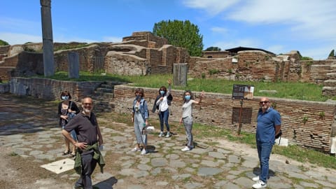 Scavenger Hunt in Ostia Antica with an Archaeologist in Rome - 33c772b0306d8b4477bde9d350cb3cdc