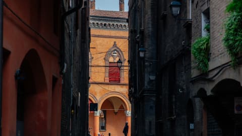 Withlocals Your Way! - Bologna 100% Personalized City Tour in Bologna - 79f1a652367c0ede71e6f2465e7e16ae