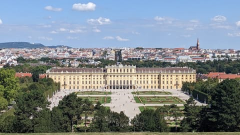 Imperial Garden Walk in Vienna - 7db7ccd359b2668aafde1859c0a0aebb