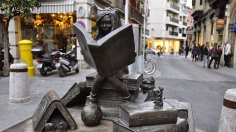 History of Women of Seville Tour in Sevilla - aeefde07615e230bc39aaceff807ef55