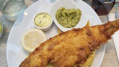 Fish & Chips and Old London in London - b83fdf69ea8310e44a1c8dcb9ed8e594