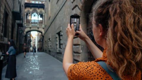 Discover the hidden secrets of the Gothic Quarter that my grandfather showed me in Barcelona - b9e2f5d608cc8c0b2b247bda7f896bb6