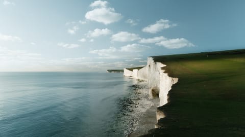 City Eplorer: White Cliffs of Dover & Canterbury Day Trip by Train in London - AdobeStock_220152143.jpg