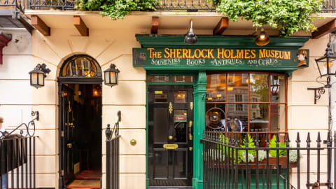 In the Footsteps of Sherlock Holmes in London - AdobeStock_860758451_Editorial_Use_Only.jpg