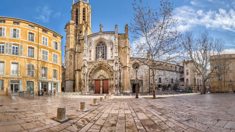 Full Coverage Aix en Provence City Tour in Aix En Provence - AdobeStock_197733614.jpg