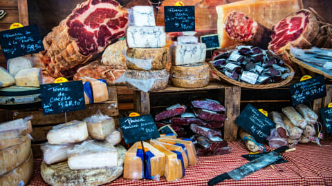 Taste of the Marais: Market Bites, Cheese & Wine in Paris - Market_and_Wine_Tasting_le_Marais.jpg
