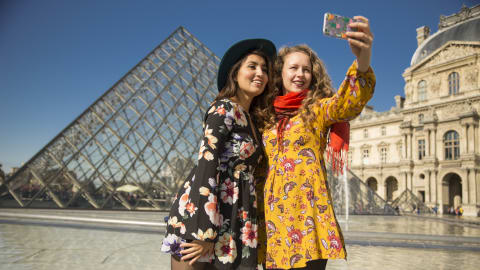 Explore the Louvre with a Local Guide in Paris - f412b070aebd2ae7eb5e0308e5254b37