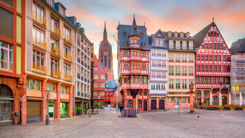 Withlocals Your Way! - Frankfurt City Tour in Frankfurt - AdobeStock_234391401