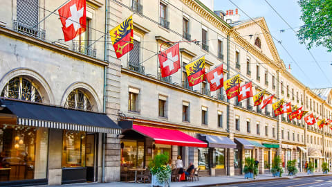 Withlocals Your Way! - Geneva City Tour in Geneva - AdobeStock_88507953
