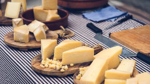 Culinary Kickstart Tour: Zürich in Zürich - AdobeStock_568364549