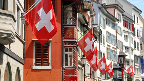 Withlocals Exclusive! - Zürich City Tour Your Way in Zürich - AdobeStock_45468117