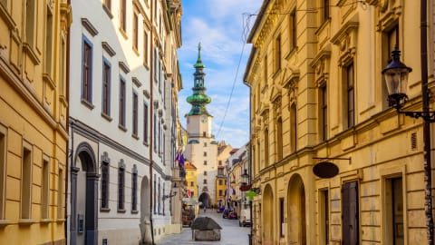 City Explorer: Bratislava Day Trip in Vienna - AdobeStock_324024293