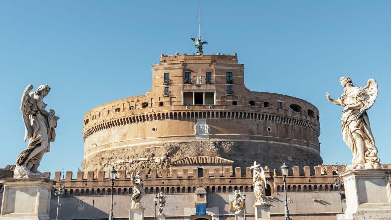 2.5hr Vespa Tour in Rome with personal driver - Withlocals