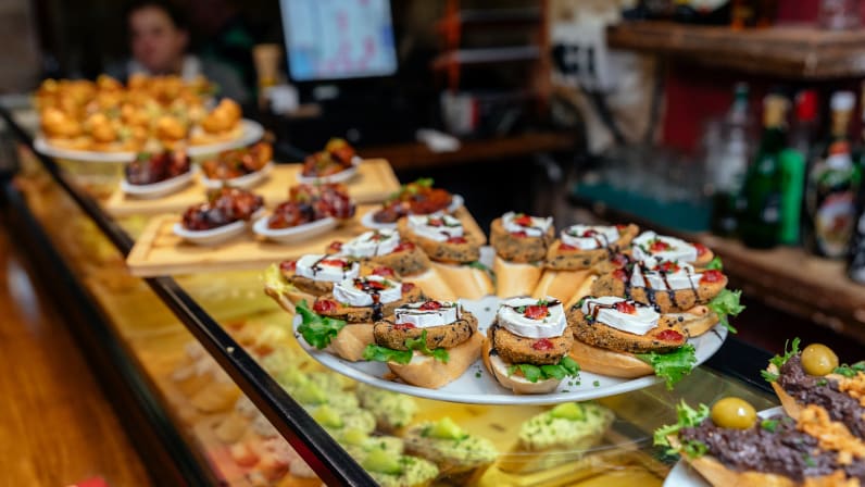 Drinks & Bites in Palma de Mallorca Tour - Withlocals