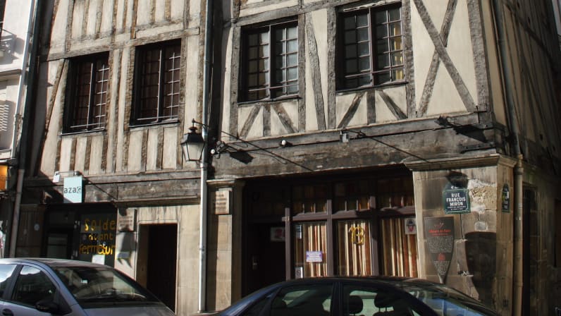 Paris in the Middle Ages Private Tour with a History Lover - Withlocals