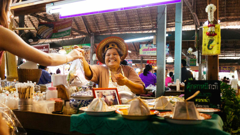 Multicultural Markets & Temples in Bangkok - Withlocals